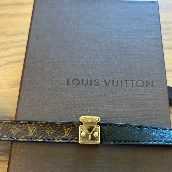Louis Vuitton Lockit Wrap Bracelet - Picture 4 of 11